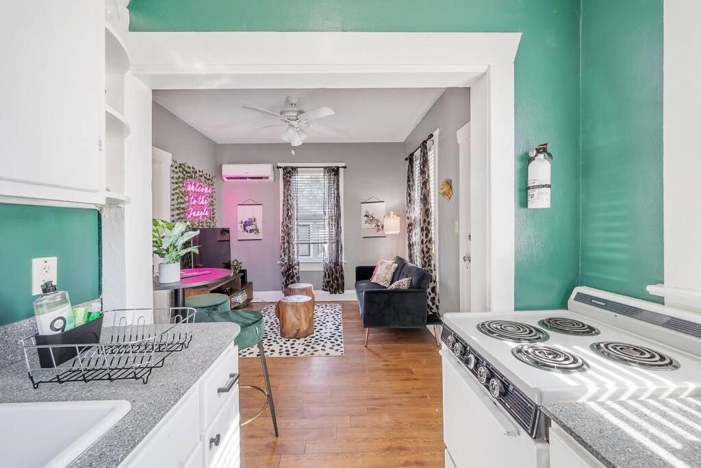 Jungle Themed Apt. Close To Coffee, Food + Shops! Τάμπα Εξωτερικό φωτογραφία